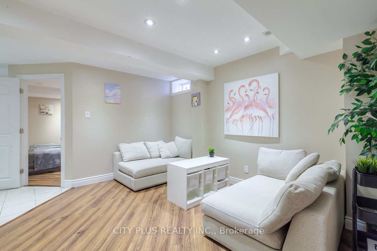 44 Augustine Ave