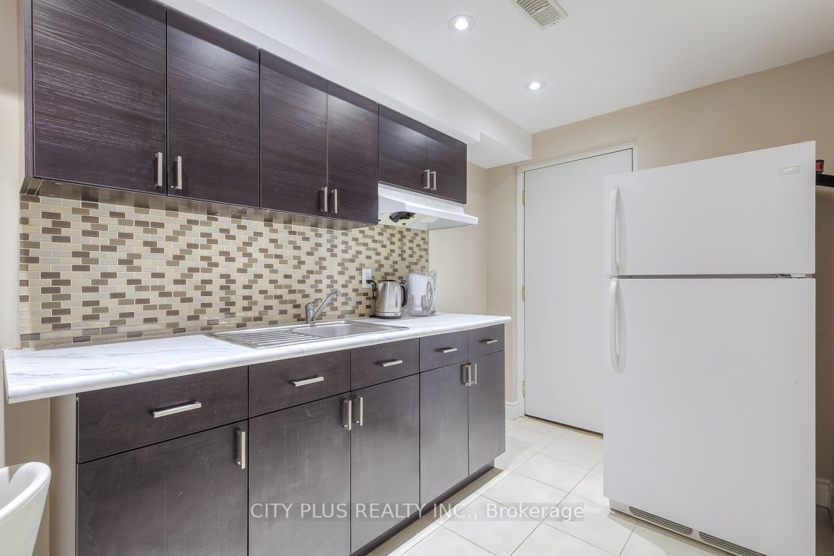 44 Augustine Ave