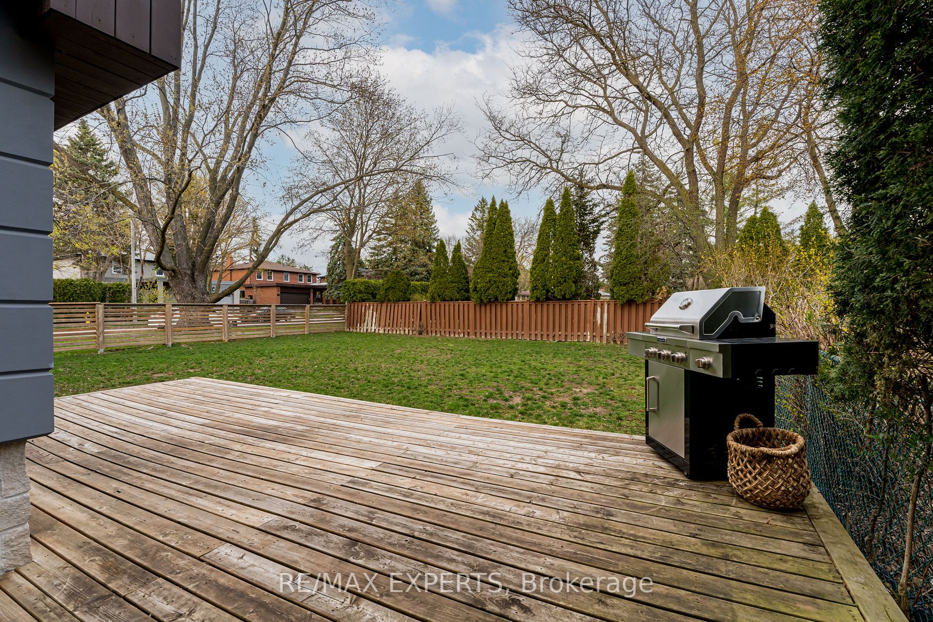 17 Vanwood Rd