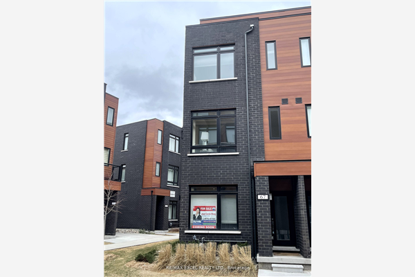 370B Red Maple Rd, Richmond Hill