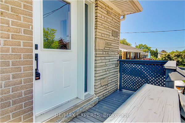 743 Sunnypoint Dr, Newmarket