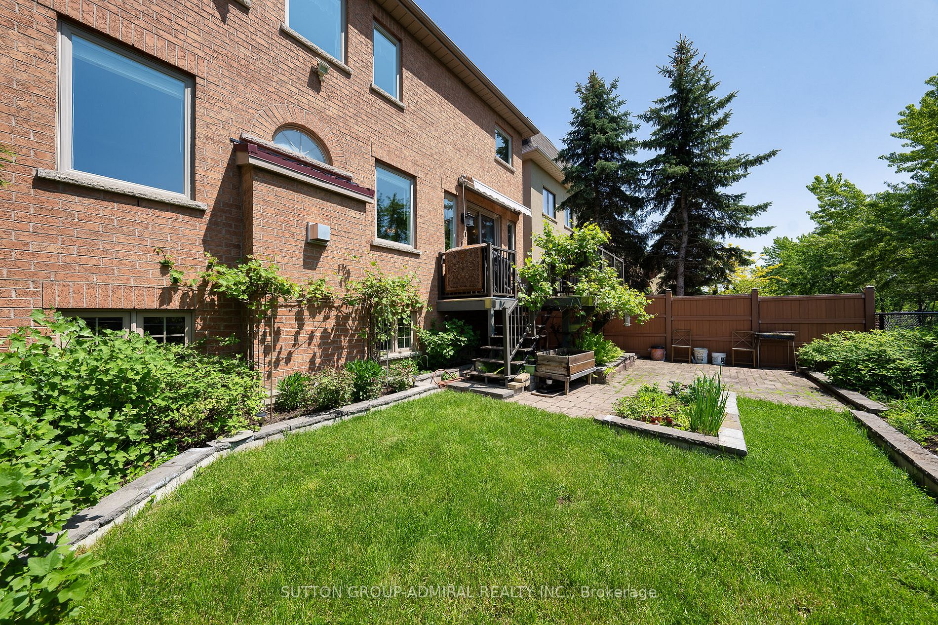 47 Sagecrest Cres