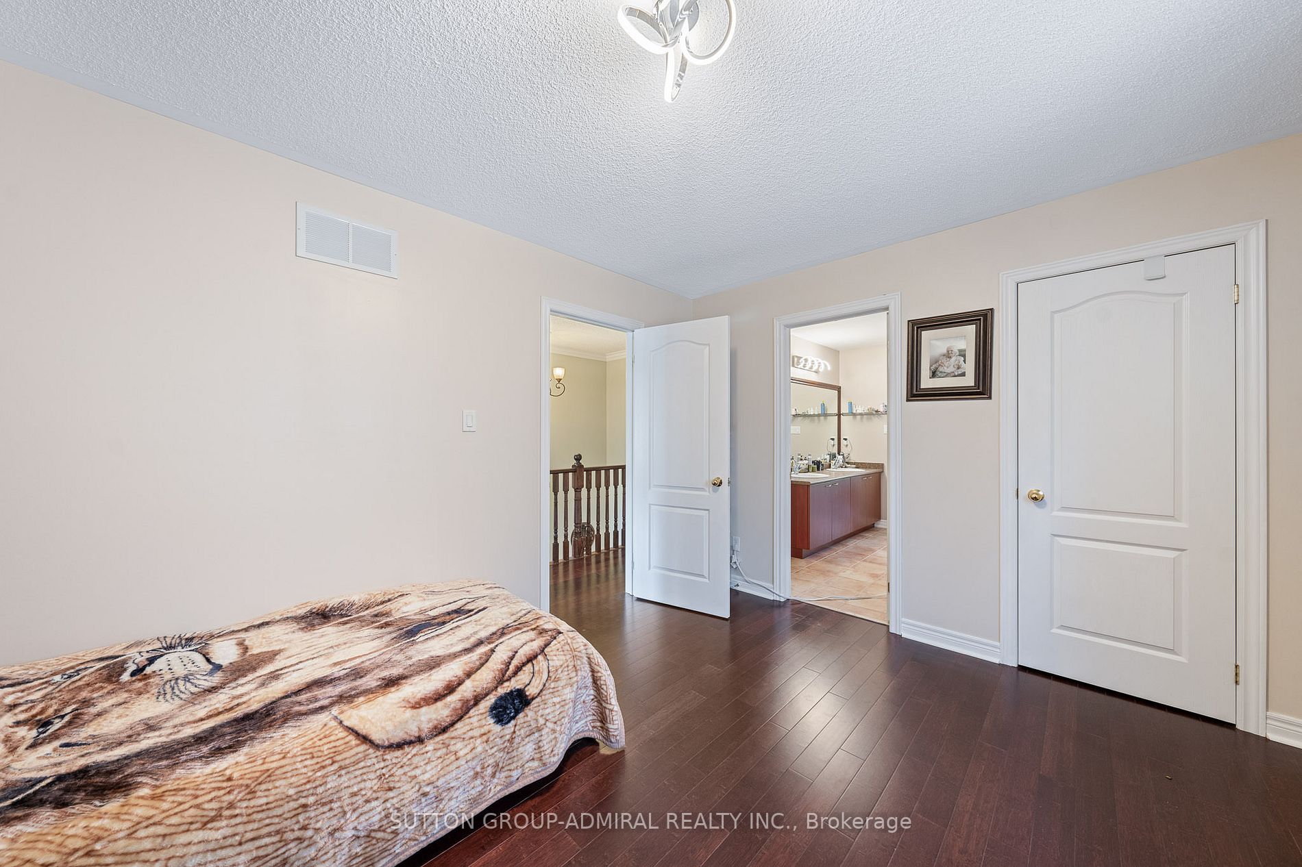 47 Sagecrest Cres