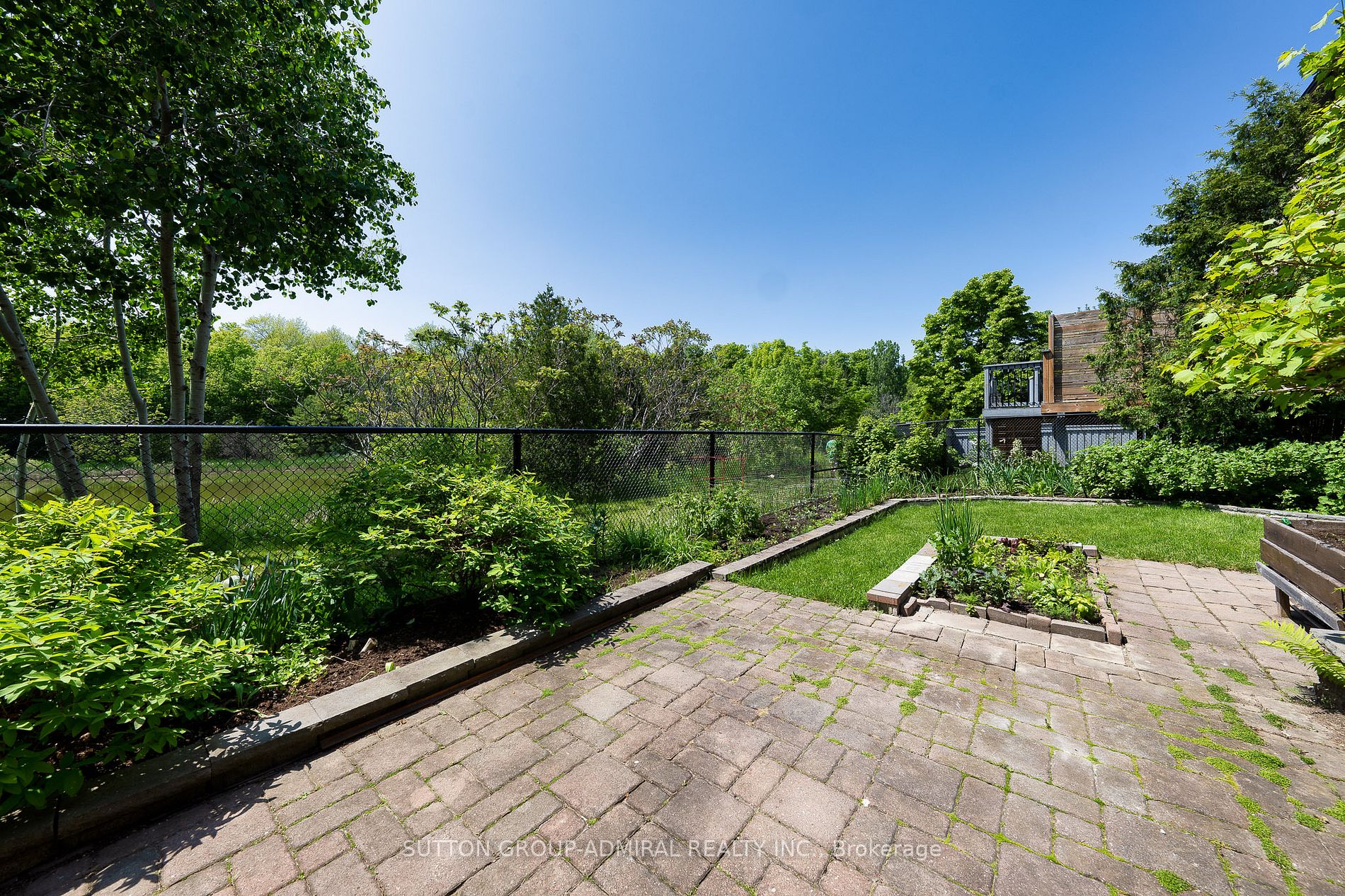 47 Sagecrest Cres