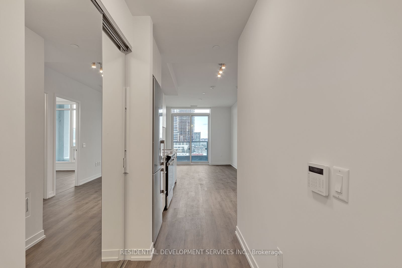 8868 Yonge Street, #816E