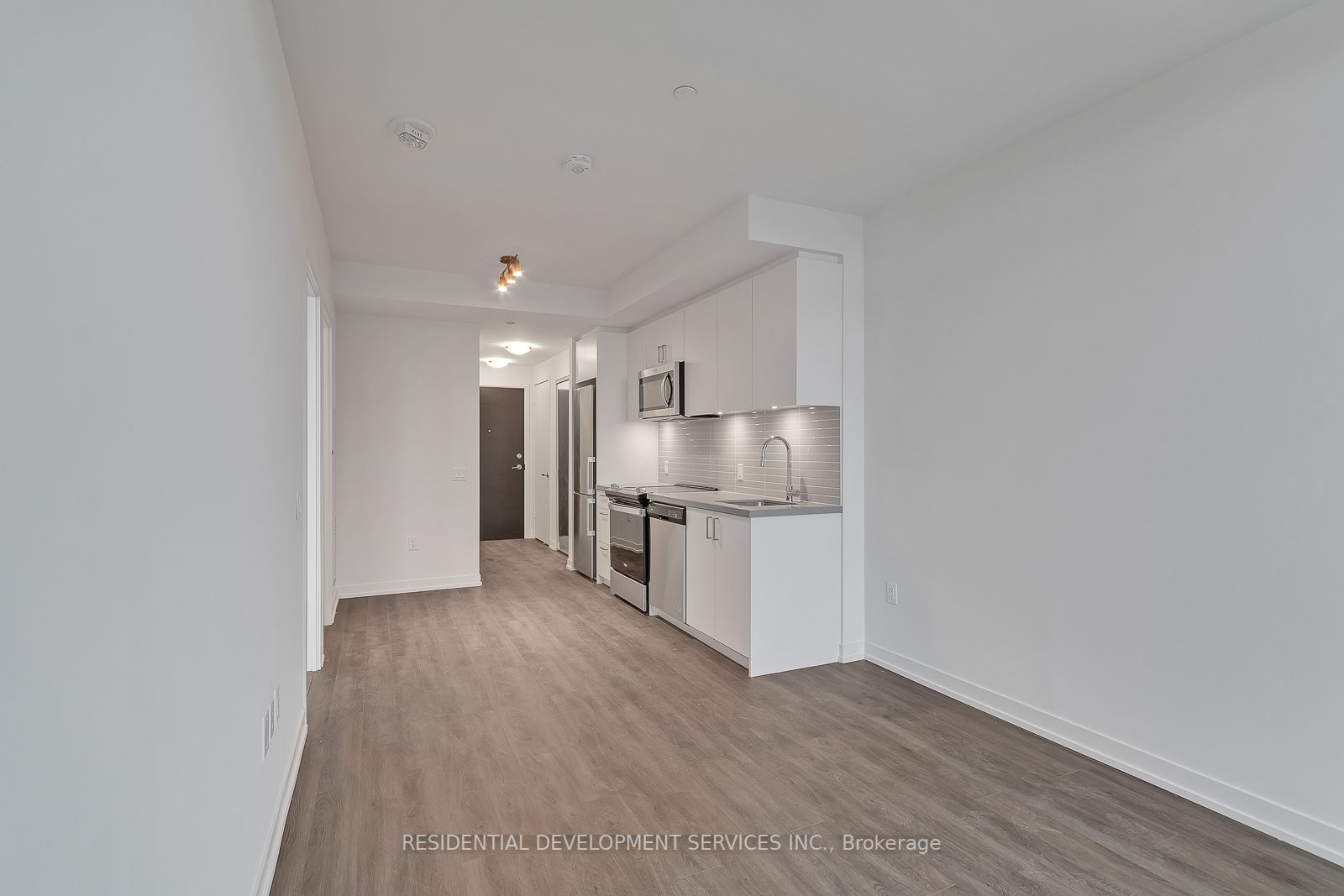 8868 Yonge Street, #816E