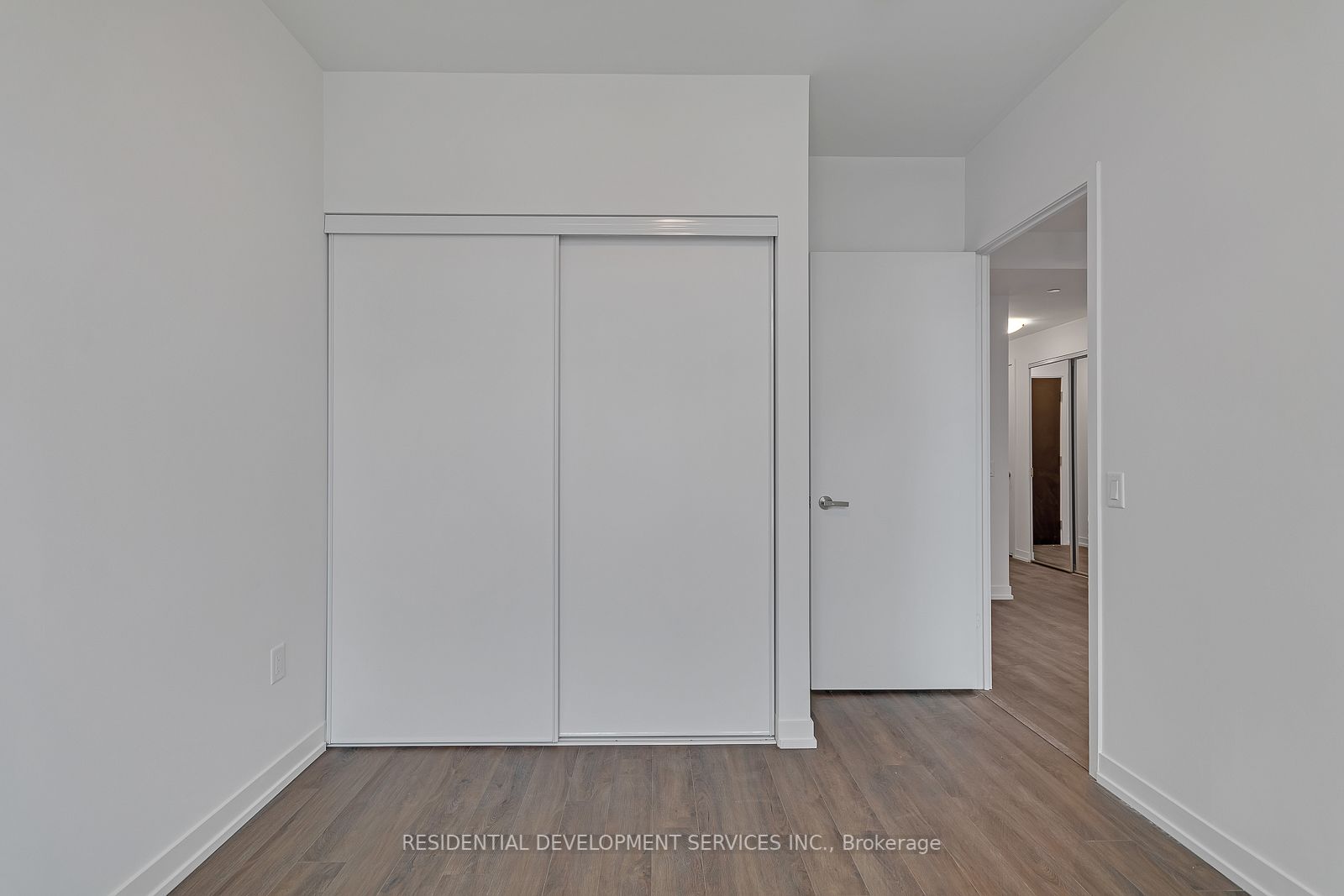 8868 Yonge Street, #816E