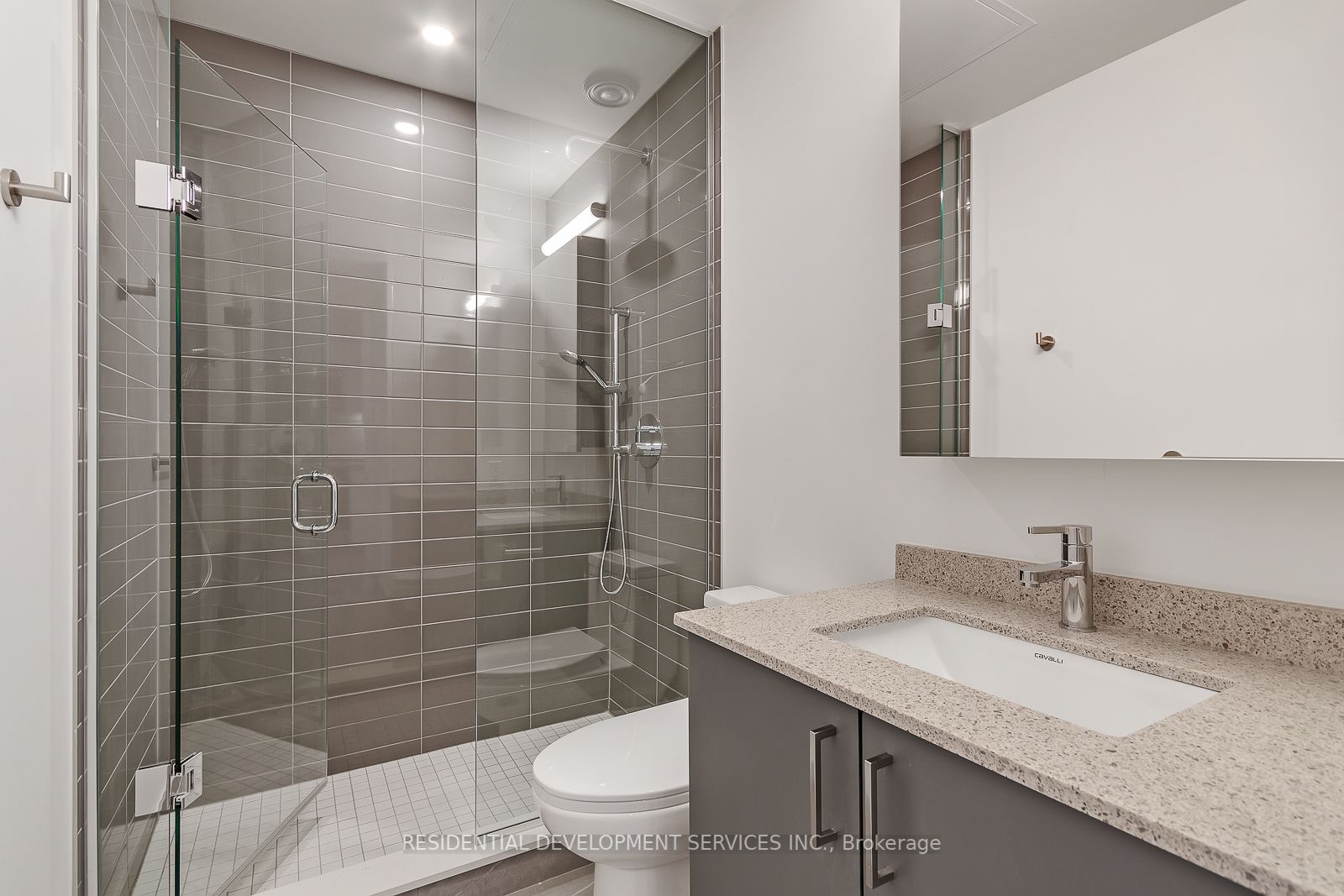 8868 Yonge Street, #816E