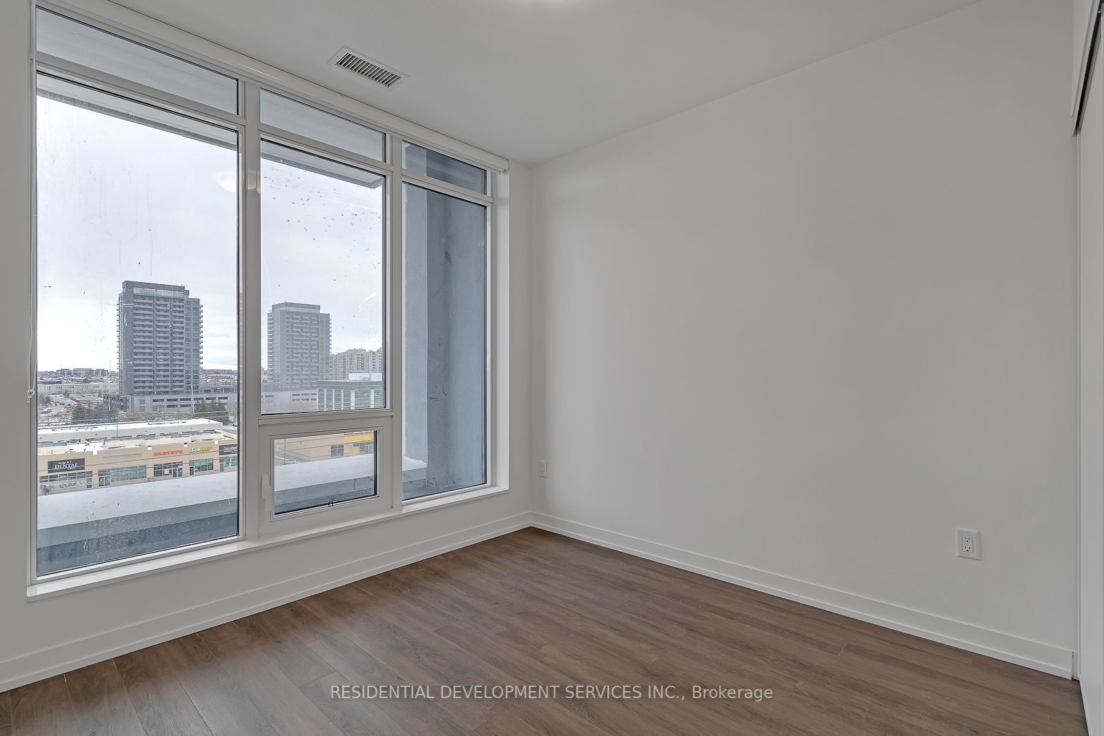 8868 Yonge Street, #816E