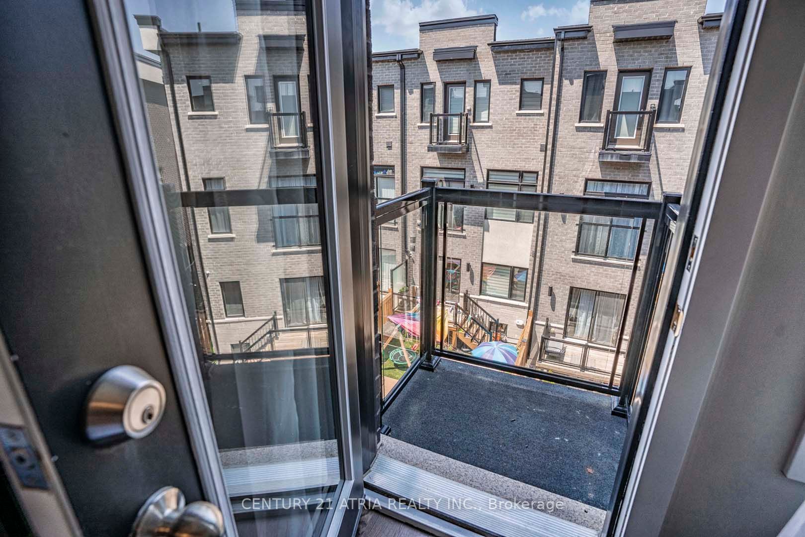 54 Laskin Dr