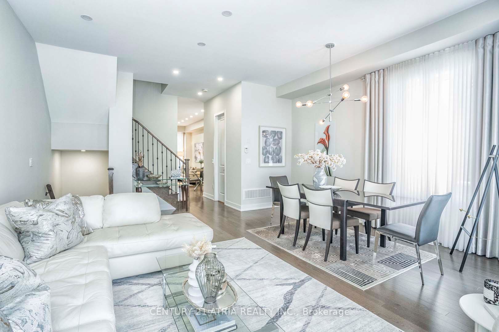 54 Laskin Dr