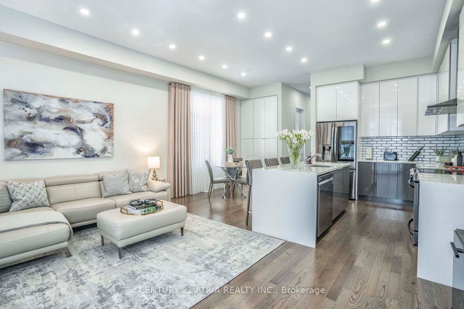 54 Laskin Dr