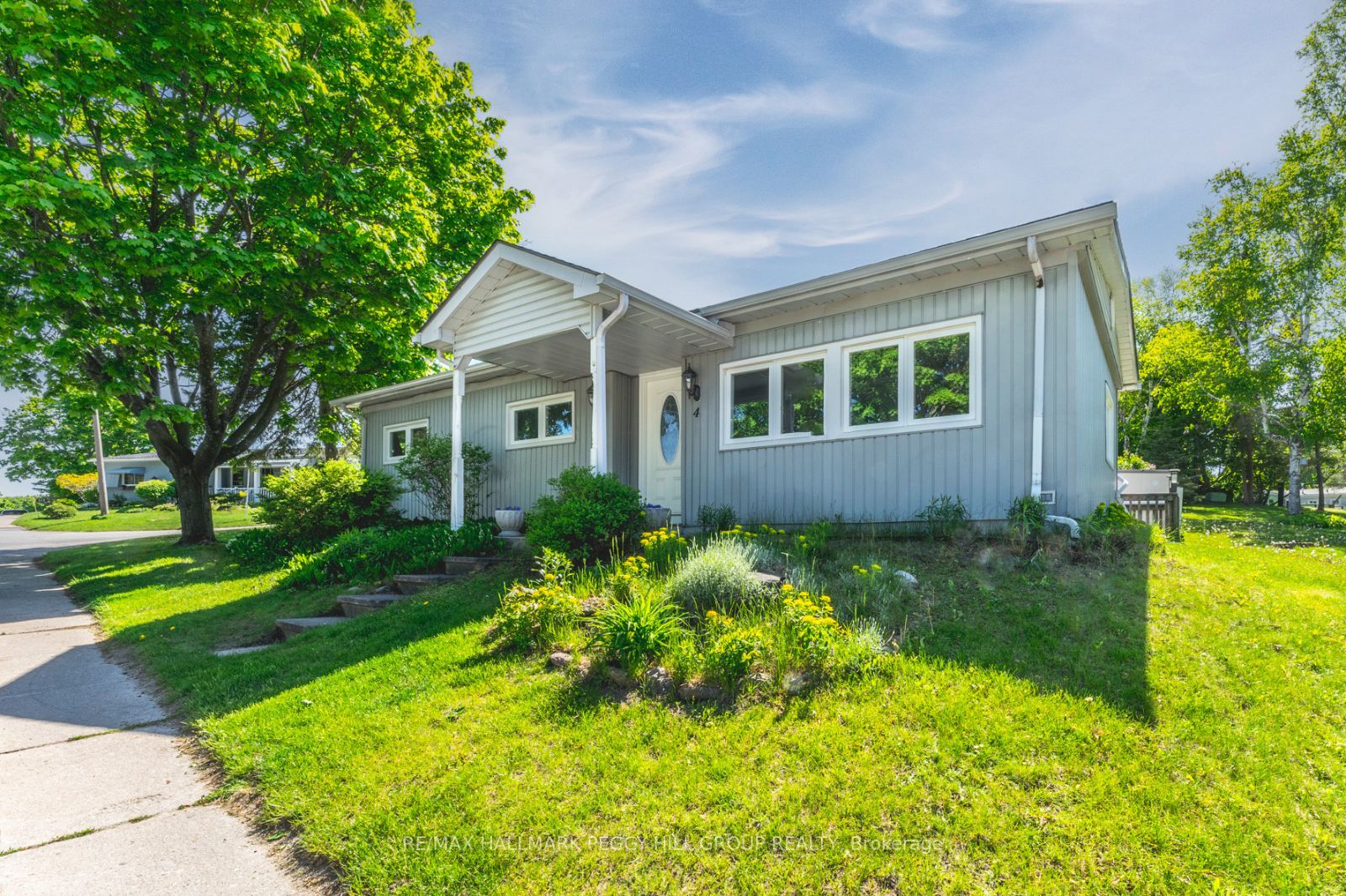4 Mimosa Dr