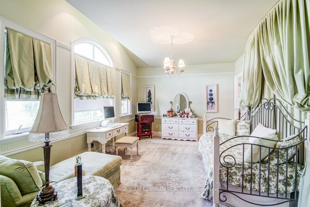 90 Callaway Crt
