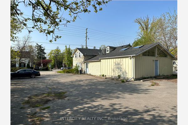 46 Centre St, Vaughan