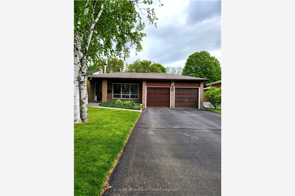 872 Sparrow Rd S, Newmarket