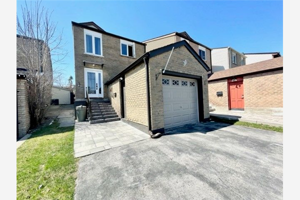31 Riviera Dr, Vaughan