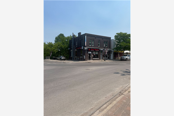 298-302 Simcoe St, Brock