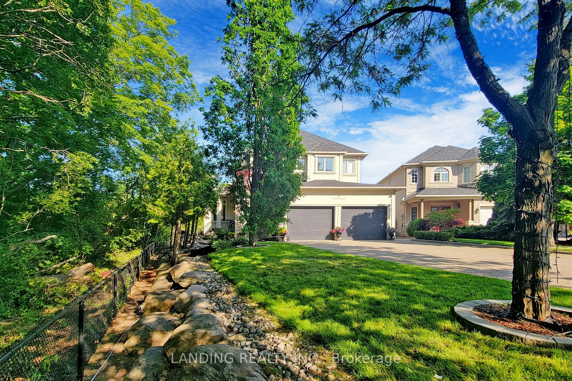 17 Claret Court