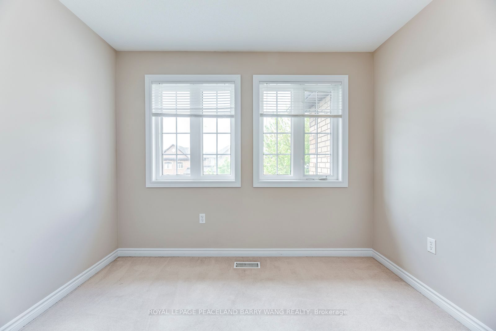 19 Auraglen St