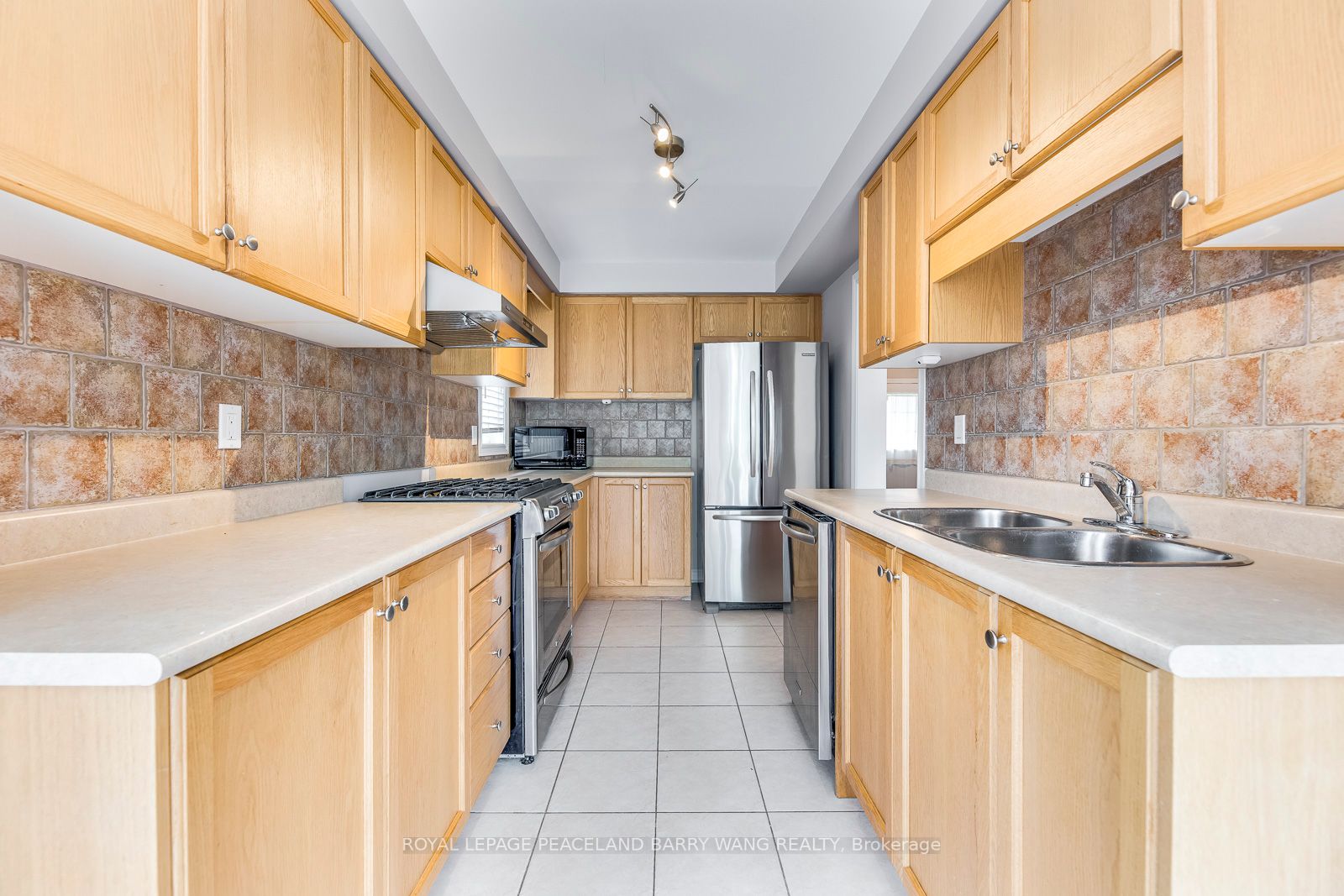 19 Auraglen St
