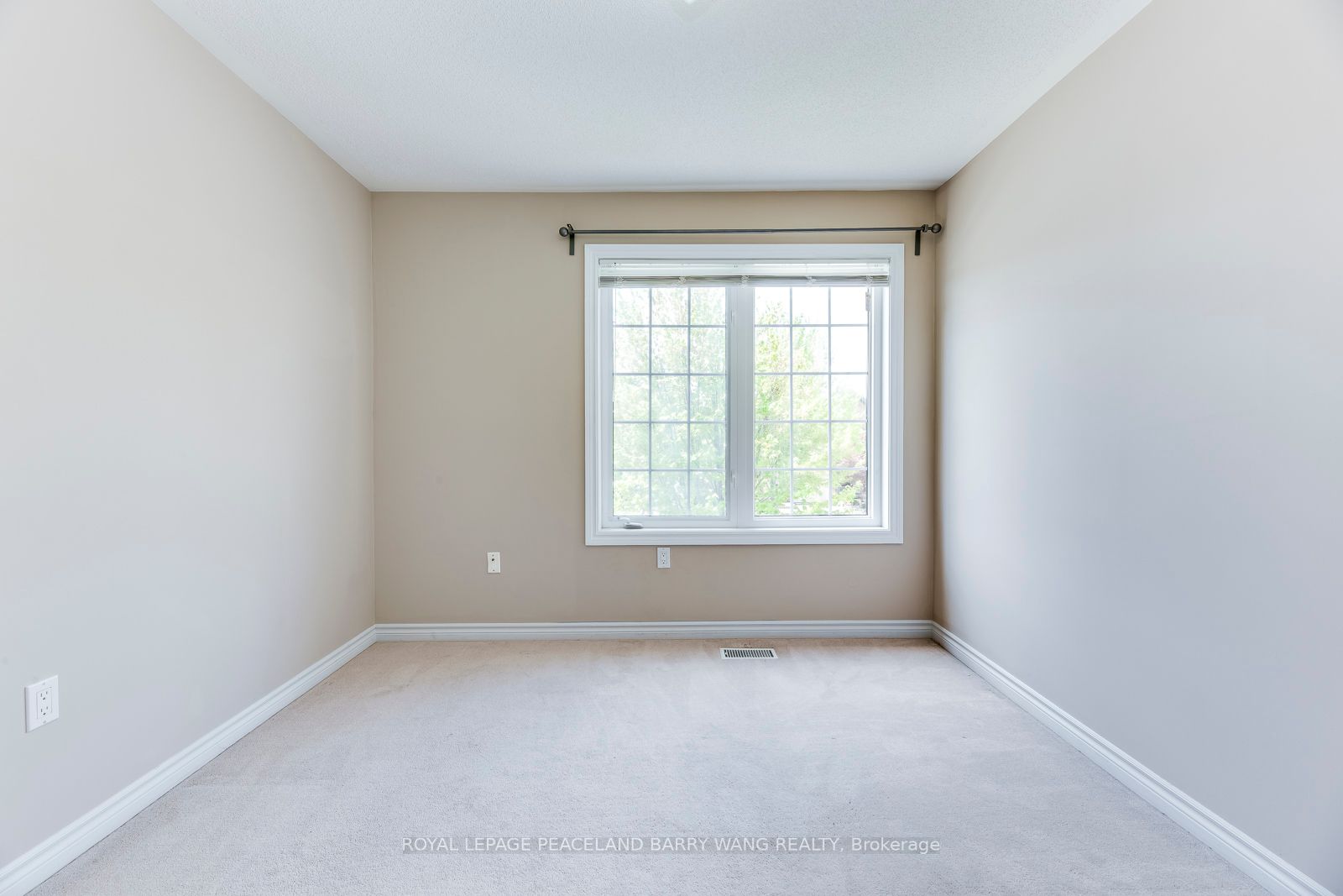 19 Auraglen St