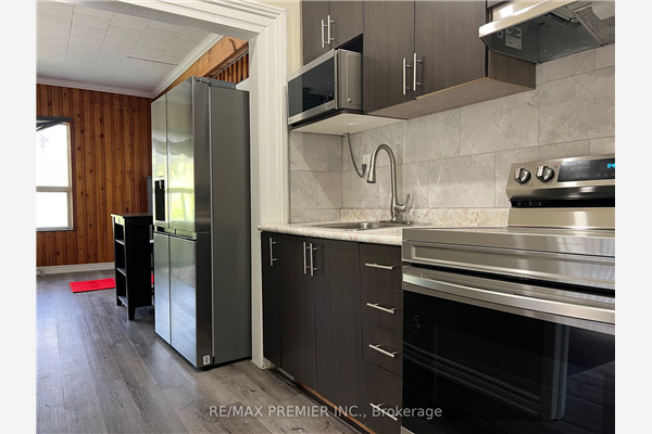 98 Toronto St N, Uxbridge