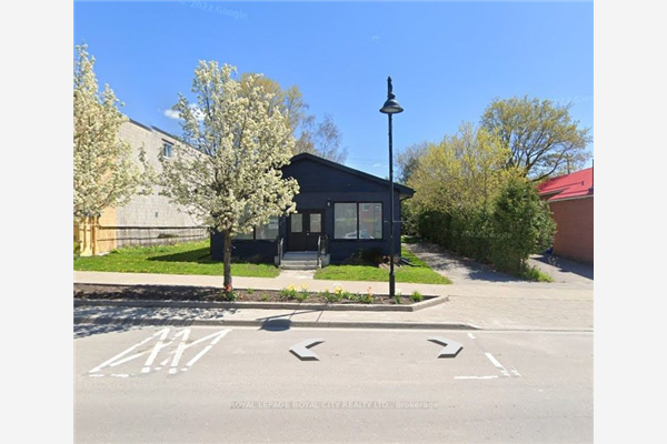 108 Brock St W, Uxbridge