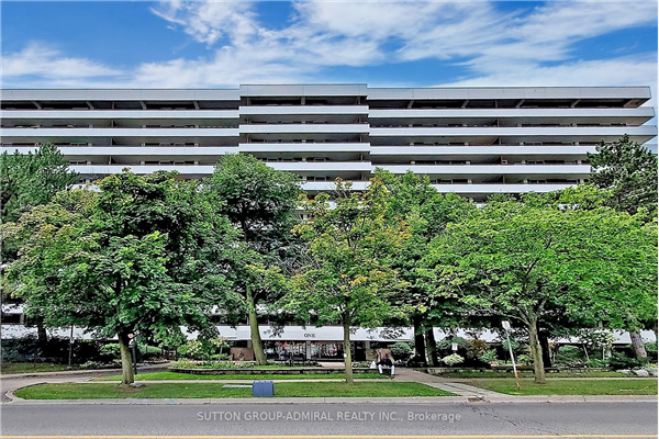 1 Royal Orchard Blvd