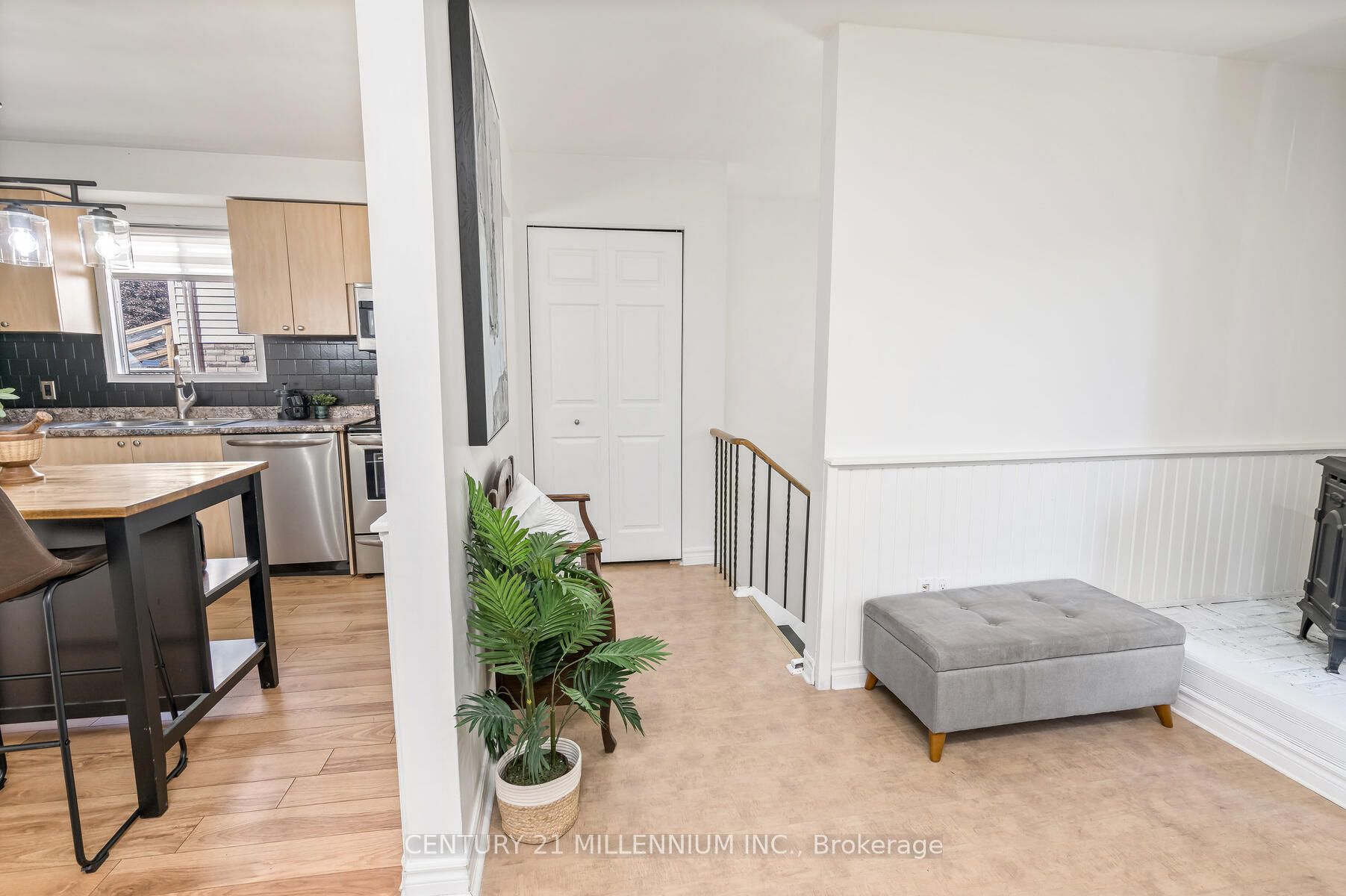 158 Queen St