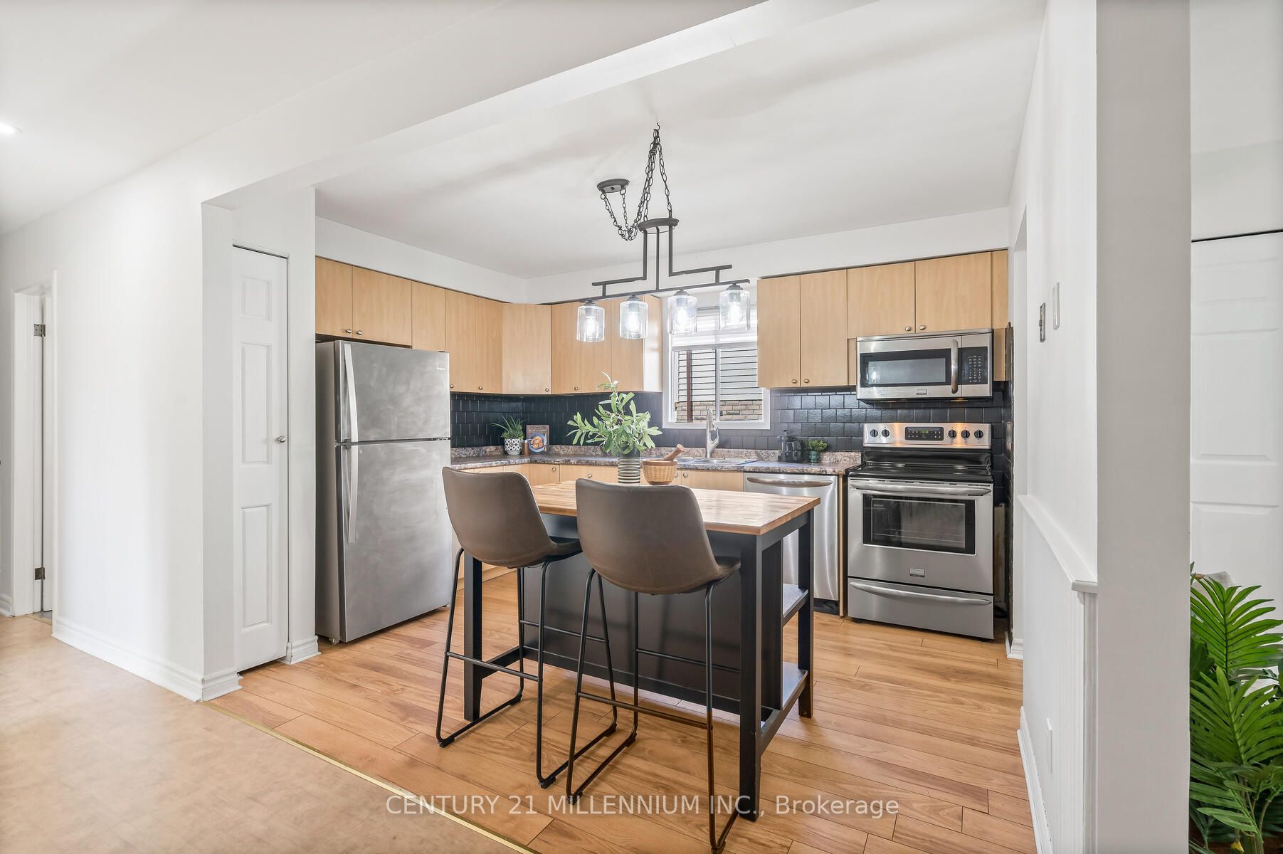 158 Queen St