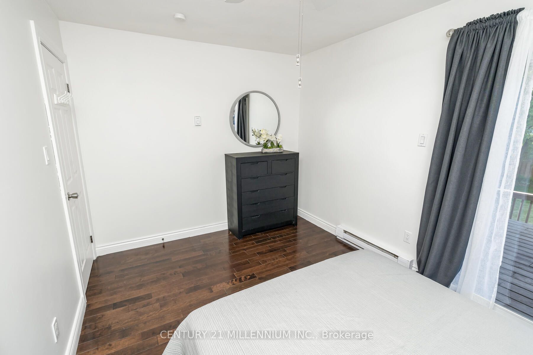 158 Queen St
