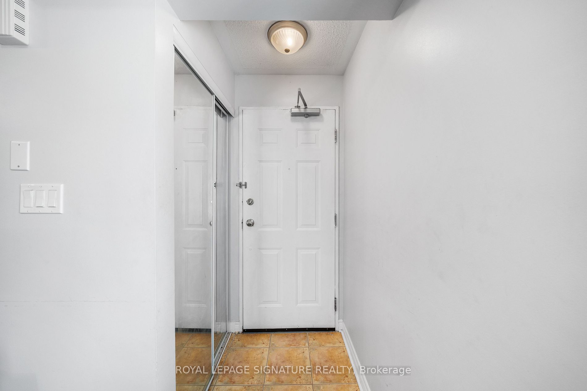 316 John St, #262