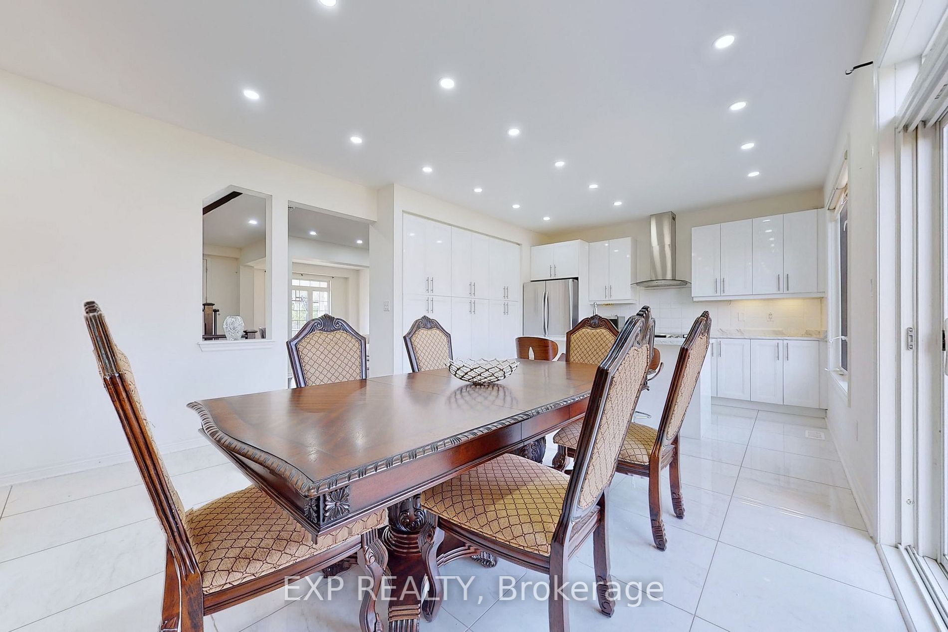 8 Citrine Drive