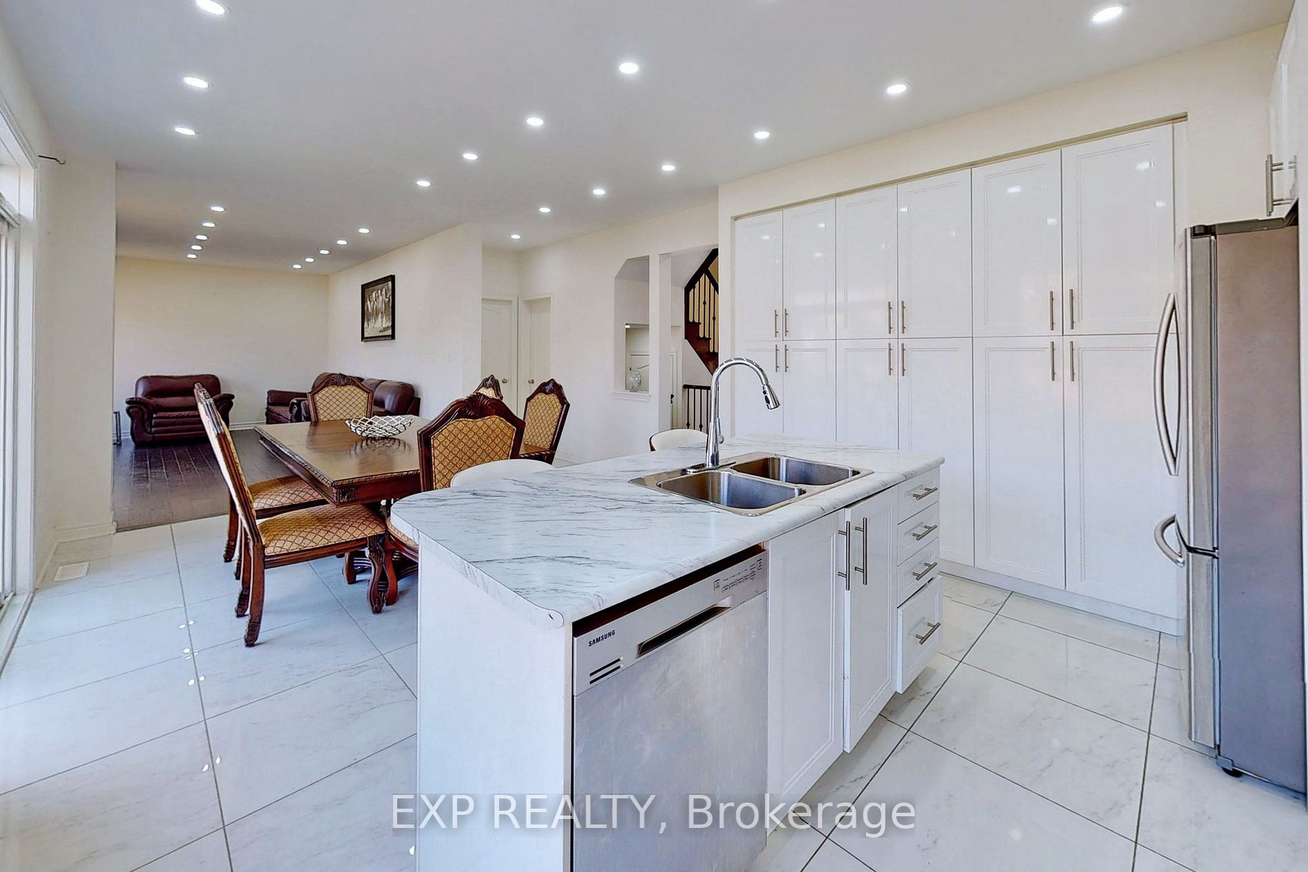 8 Citrine Drive