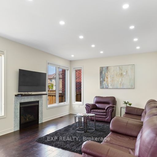 8 Citrine Drive