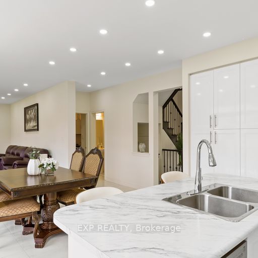 8 Citrine Drive