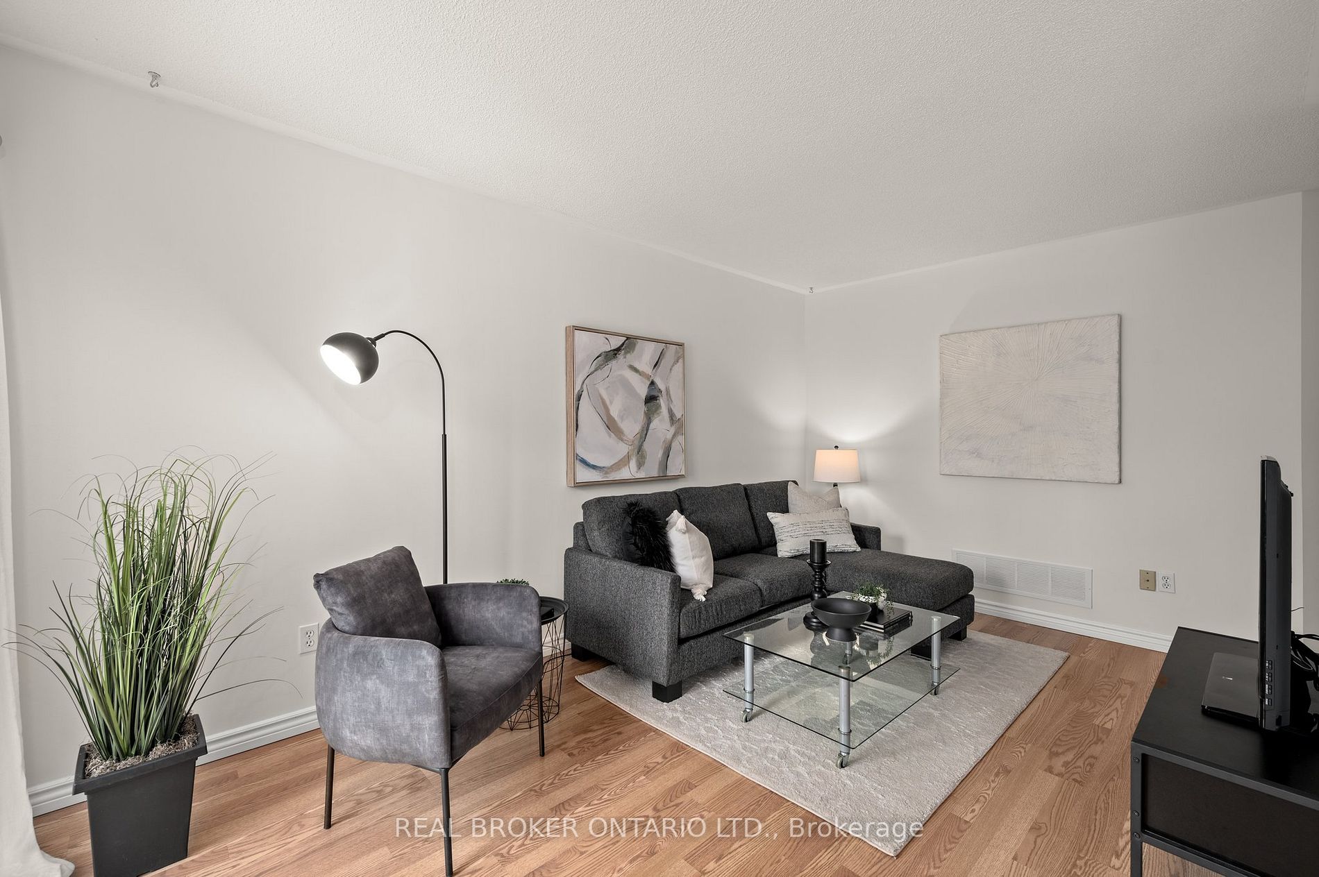56 Ochalski Rd