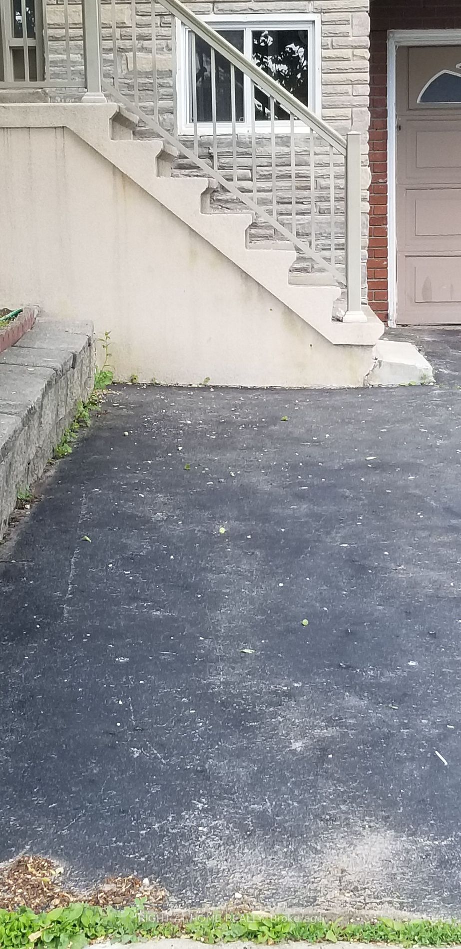 119 Albany Dr