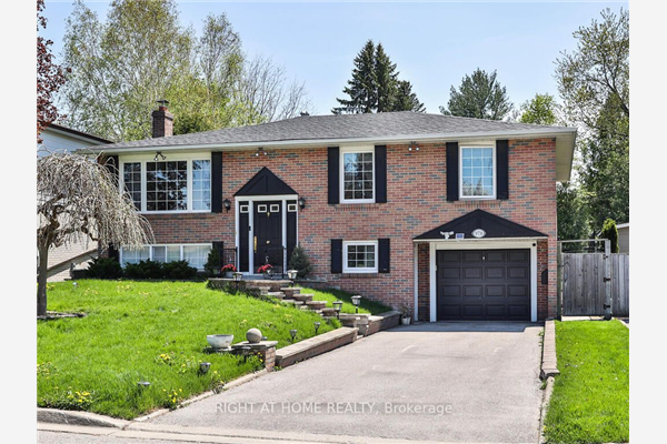 978 Wildwood Dr, Newmarket