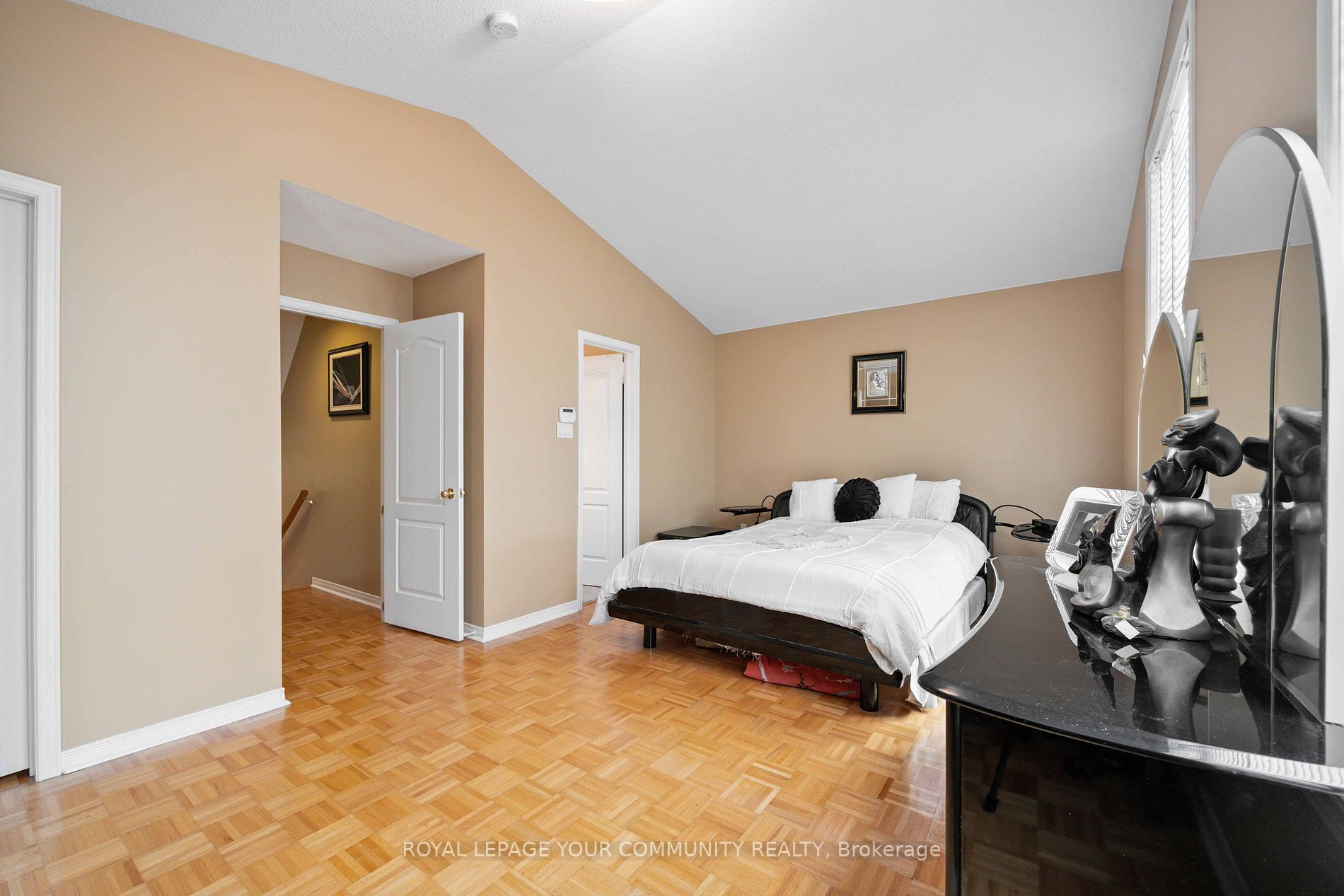 90 Seafield Rd