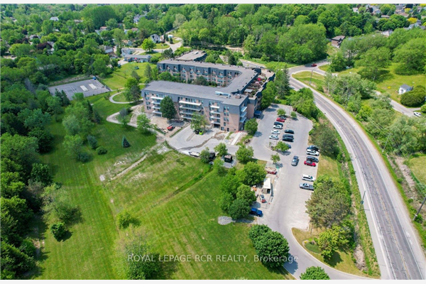 155 Main St N, Newmarket