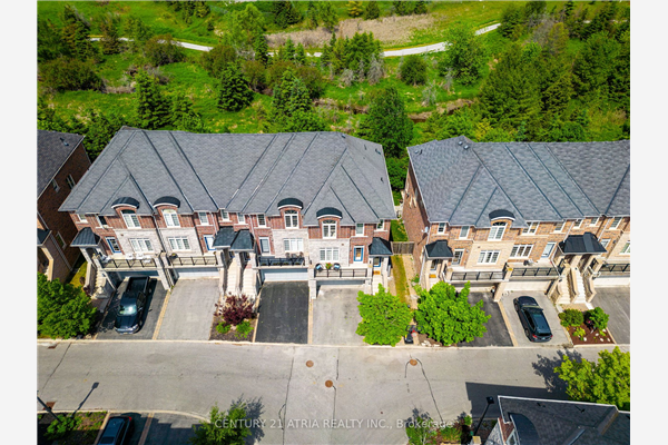74 Chapman Crt, Aurora
