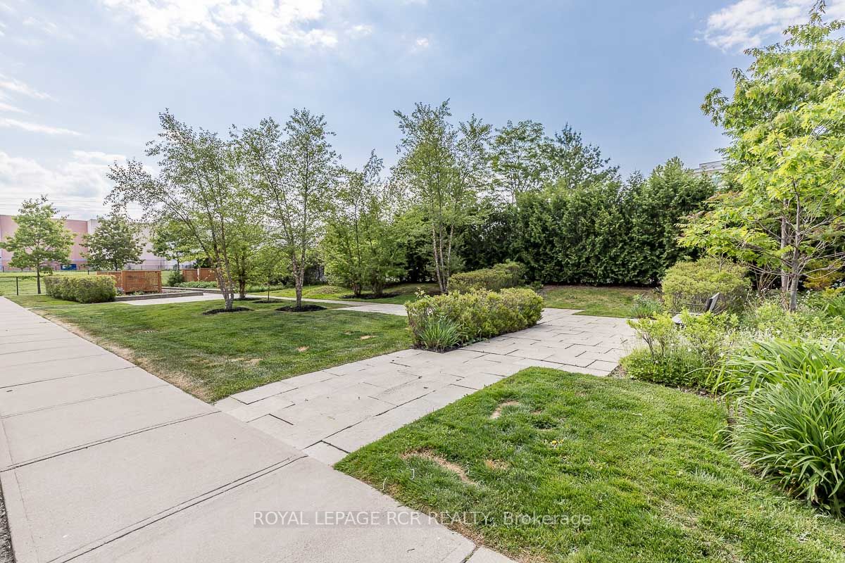 21 Walter Dove Crt, #21