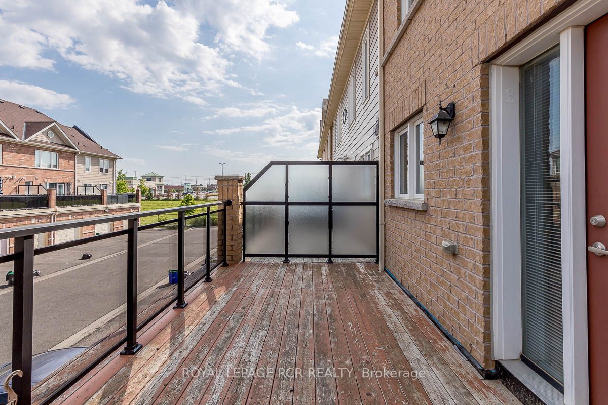 21 Walter Dove Crt, #21