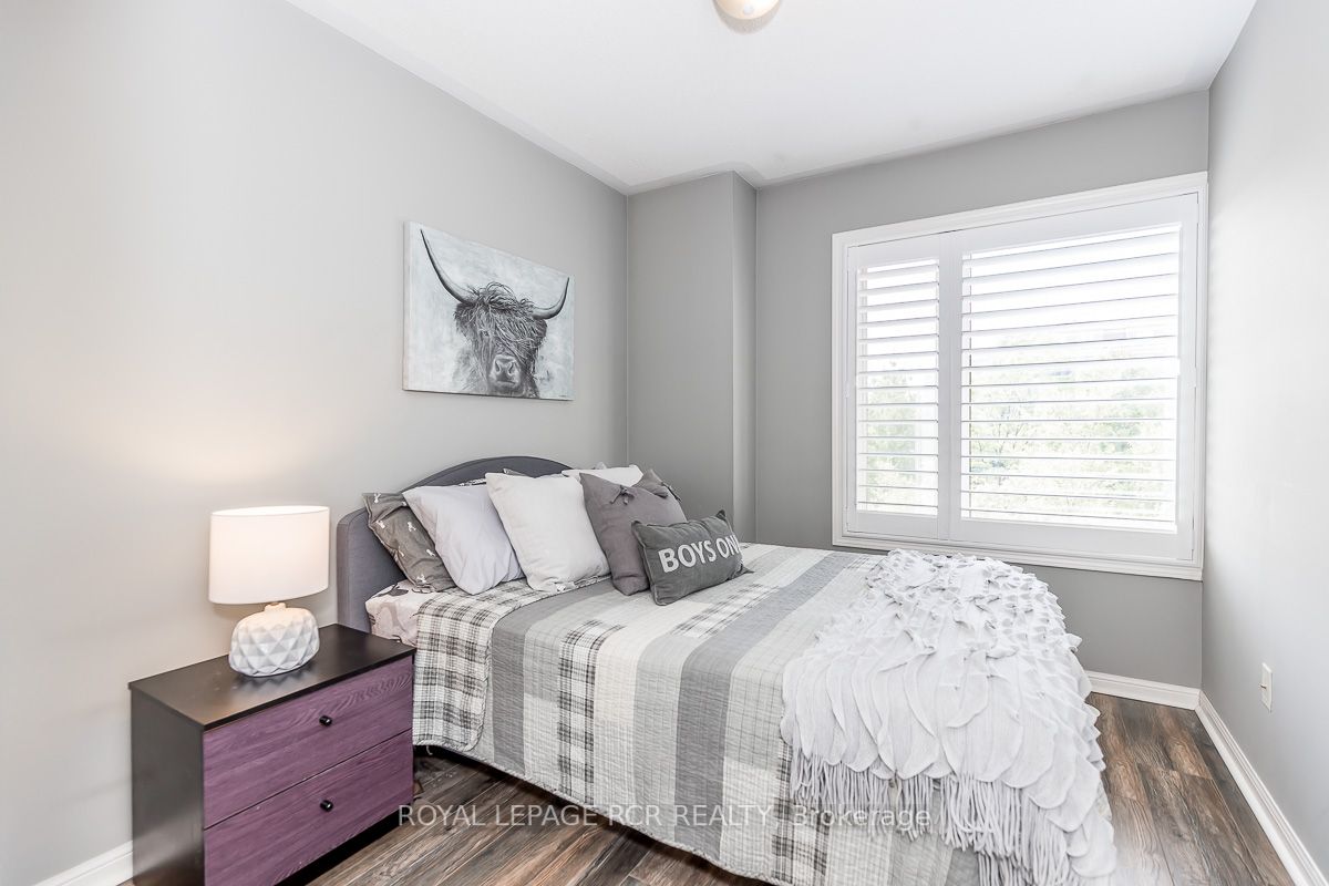 21 Walter Dove Crt, #21