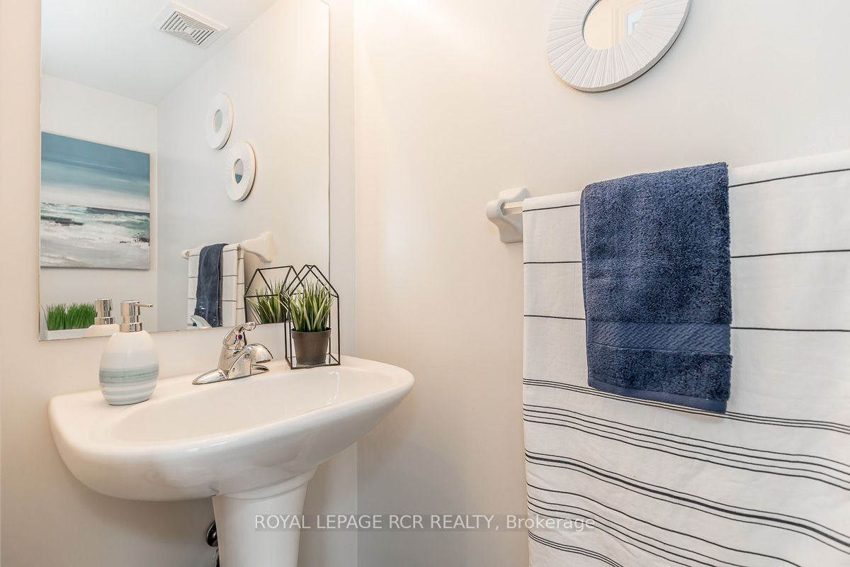21 Walter Dove Crt, #21
