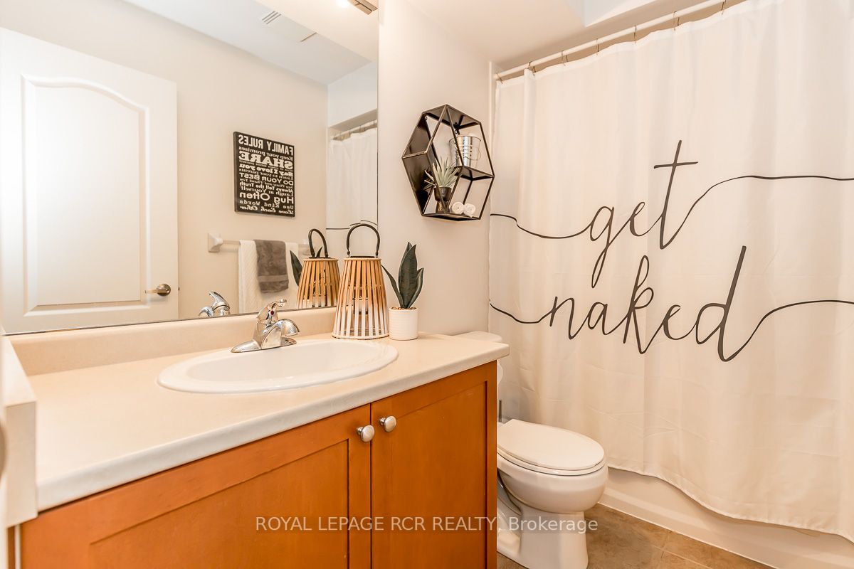 21 Walter Dove Crt, #21