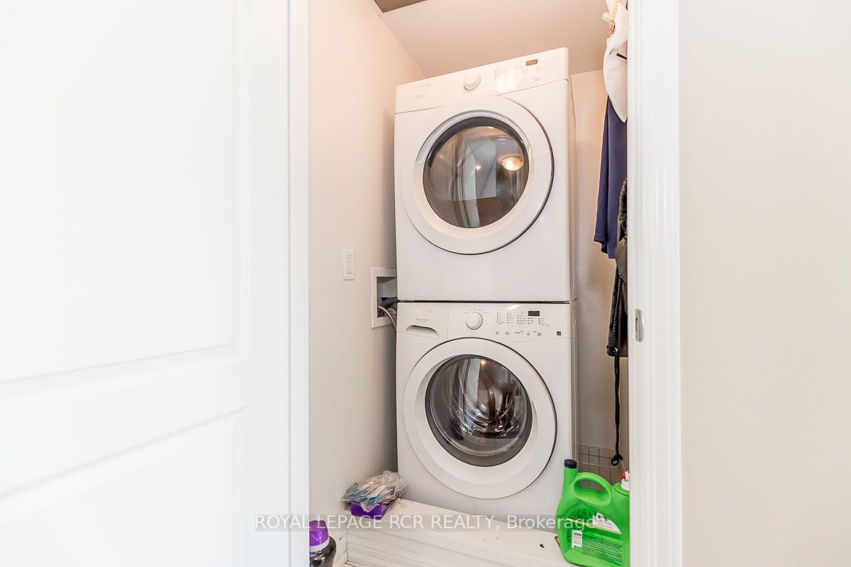 21 Walter Dove Crt, #21