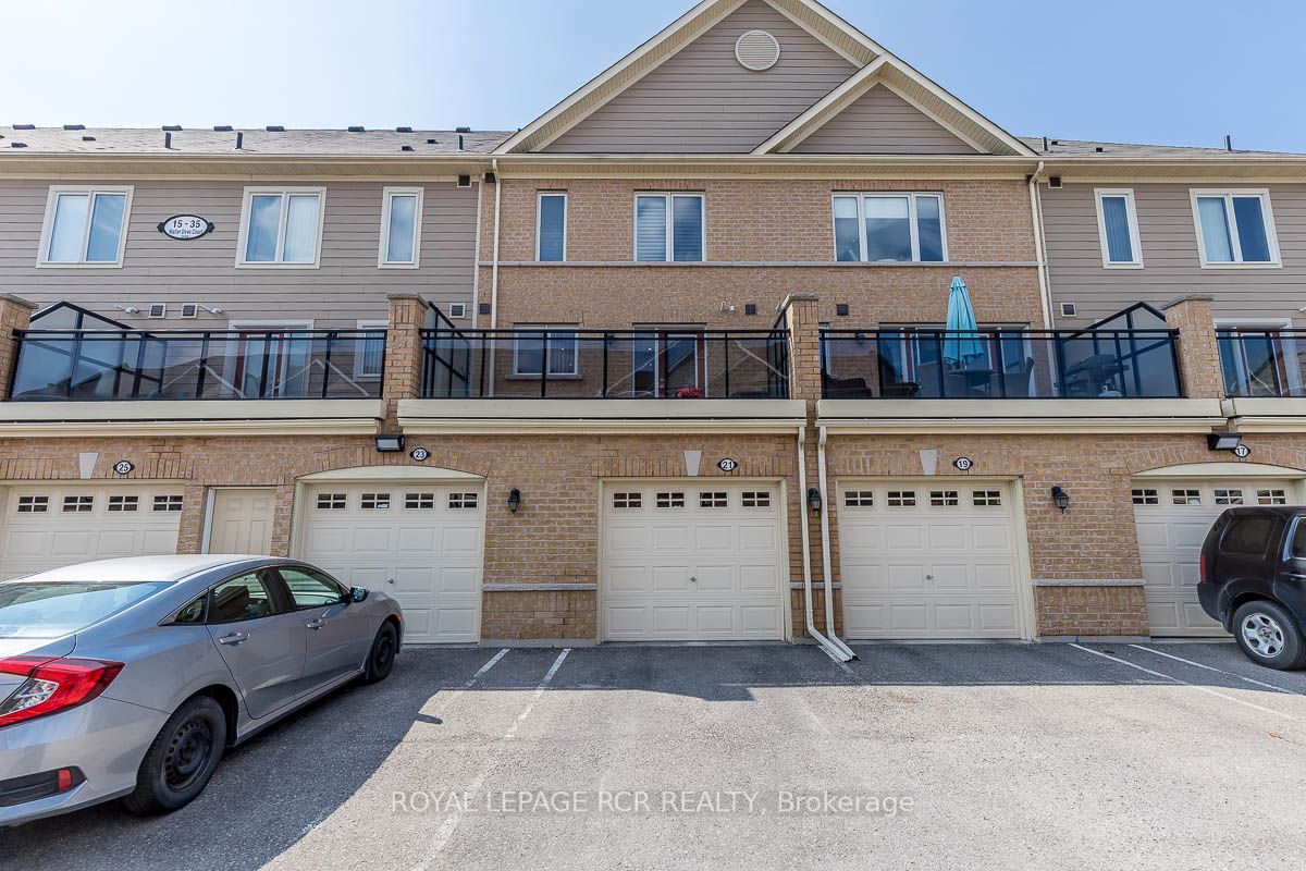21 Walter Dove Crt, #21
